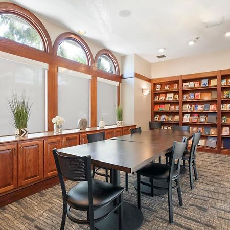 Chase Suites Brea-Fullerton - North Orange County Екстериор снимка