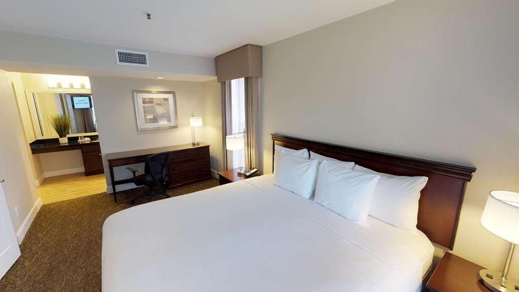 Chase Suites Brea-Fullerton - North Orange County Стая снимка