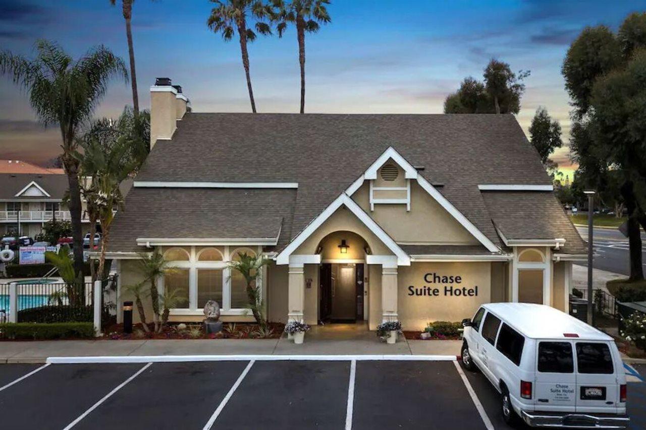 Chase Suites Brea-Fullerton - North Orange County Екстериор снимка