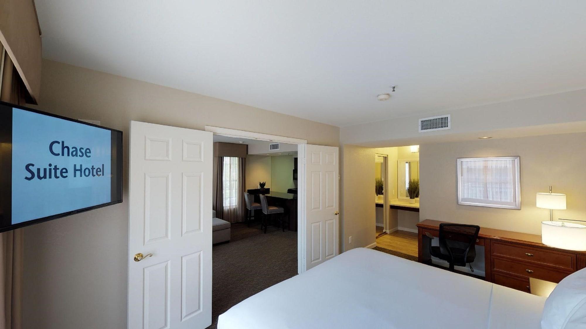 Chase Suites Brea-Fullerton - North Orange County Екстериор снимка