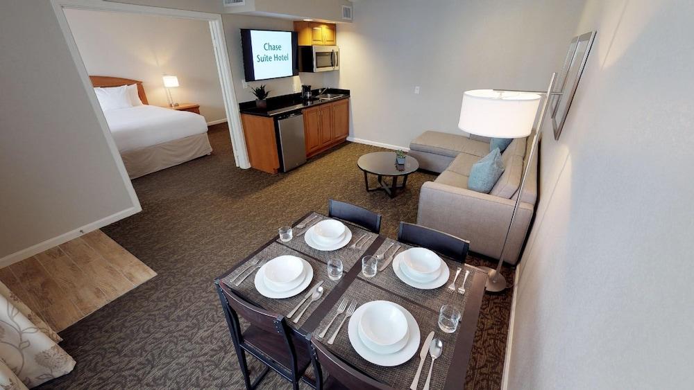 Chase Suites Brea-Fullerton - North Orange County Екстериор снимка