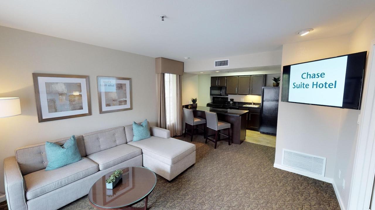 Chase Suites Brea-Fullerton - North Orange County Екстериор снимка