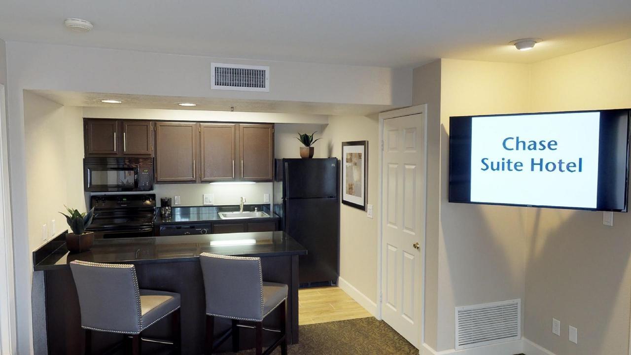 Chase Suites Brea-Fullerton - North Orange County Екстериор снимка