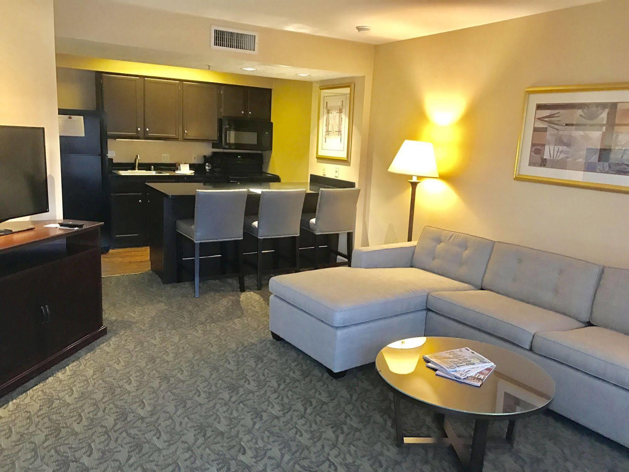 Chase Suites Brea-Fullerton - North Orange County Екстериор снимка